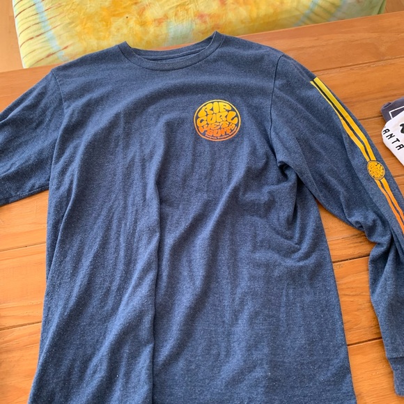 Rip Curl Longsleeve tshirt - Picture 2 of 2